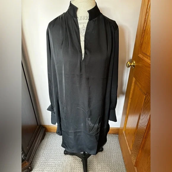 Satin tunic blouse - Picture 2 of 4